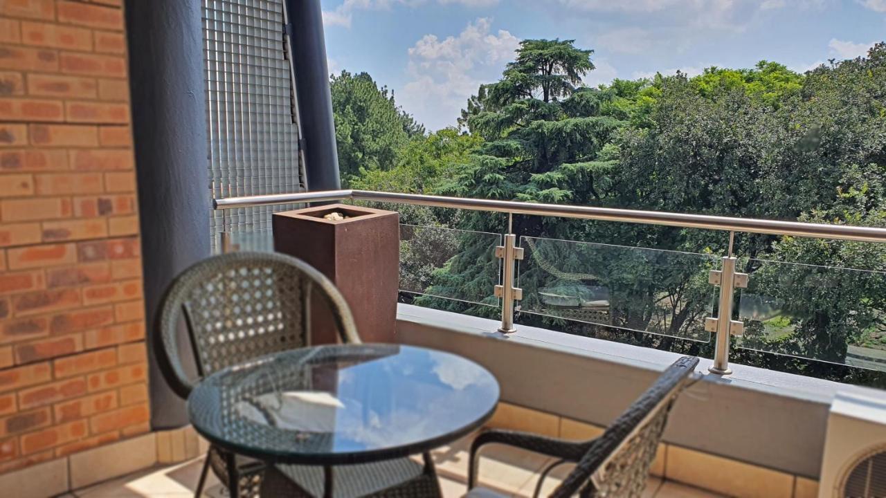 Zuri Residences At Ten Degrees โจฮันเนสเบิร์ก ภายนอก รูปภาพ